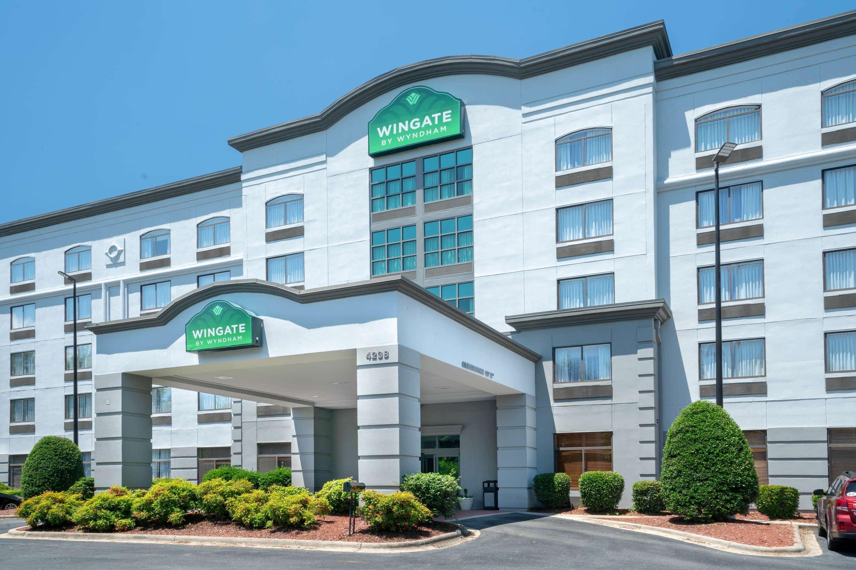 Wingate By Wyndham Airport Hotel 3*