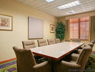 Wingate By Wyndham Airport 3*