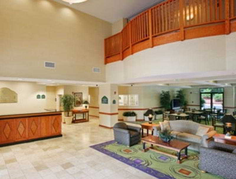 Hotel Wingate By Wyndham Airport 3*